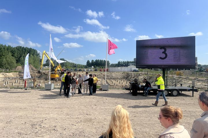 Feestelijke start bouw sporthal Lincolnpark
